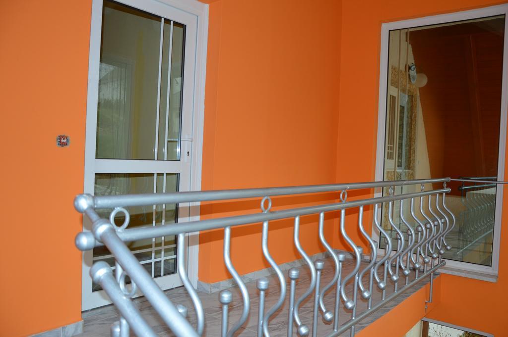 Kristaly Apartman Bed & Breakfast เฮวิซ ภายนอก รูปภาพ