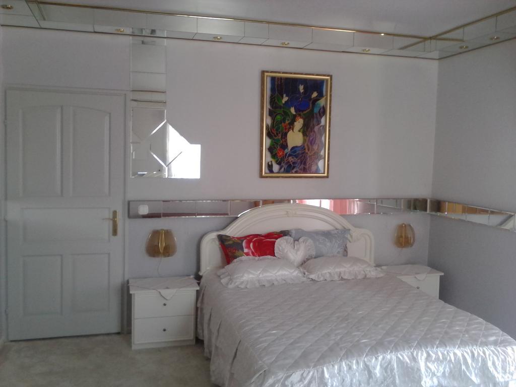 Kristaly Apartman Bed & Breakfast เฮวิซ ภายนอก รูปภาพ