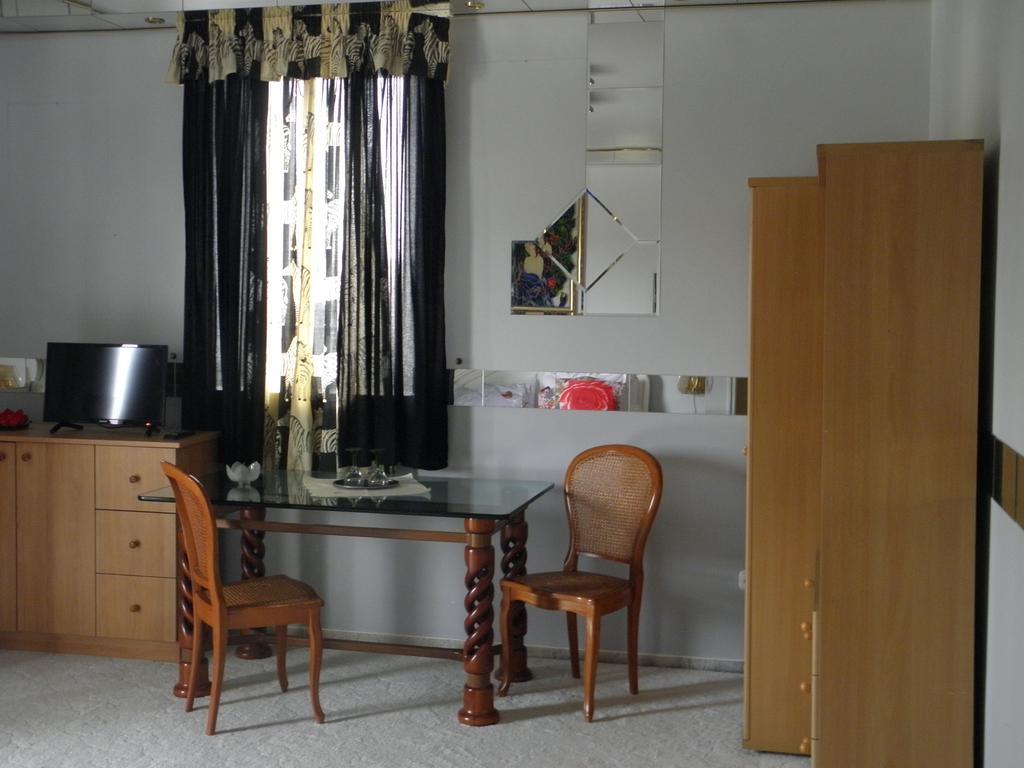 Kristaly Apartman Bed & Breakfast เฮวิซ ภายนอก รูปภาพ