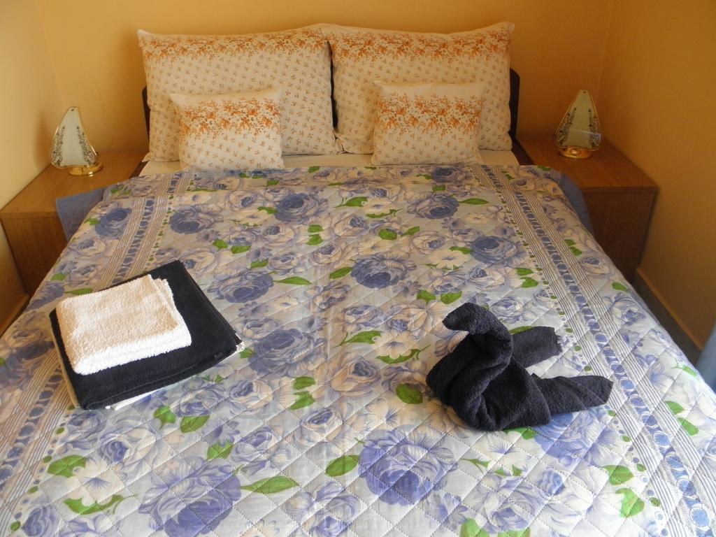 Kristaly Apartman Bed & Breakfast เฮวิซ ภายนอก รูปภาพ