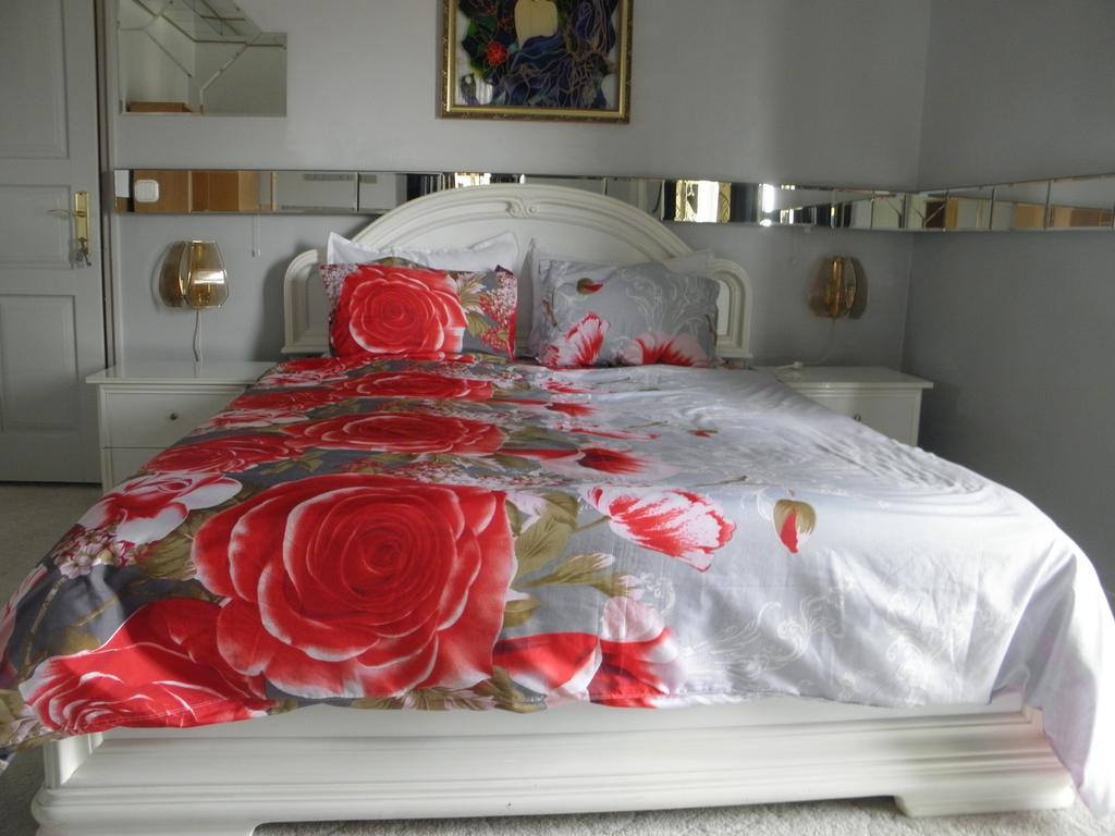 Kristaly Apartman Bed & Breakfast เฮวิซ ภายนอก รูปภาพ