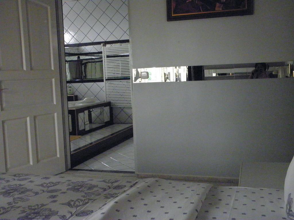 Kristaly Apartman Bed & Breakfast เฮวิซ ภายนอก รูปภาพ